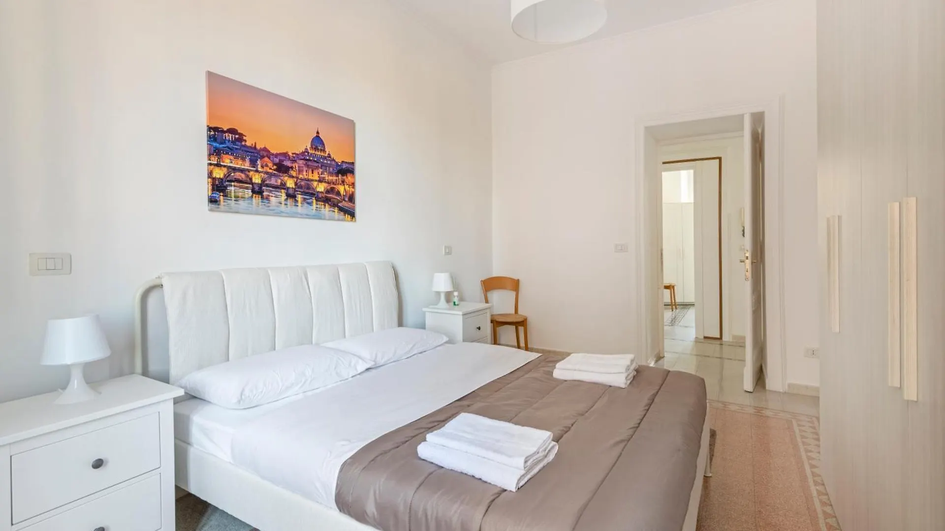 Elegant 3 Bedroom San Pietro Station 200 Mt ローマ 0*,