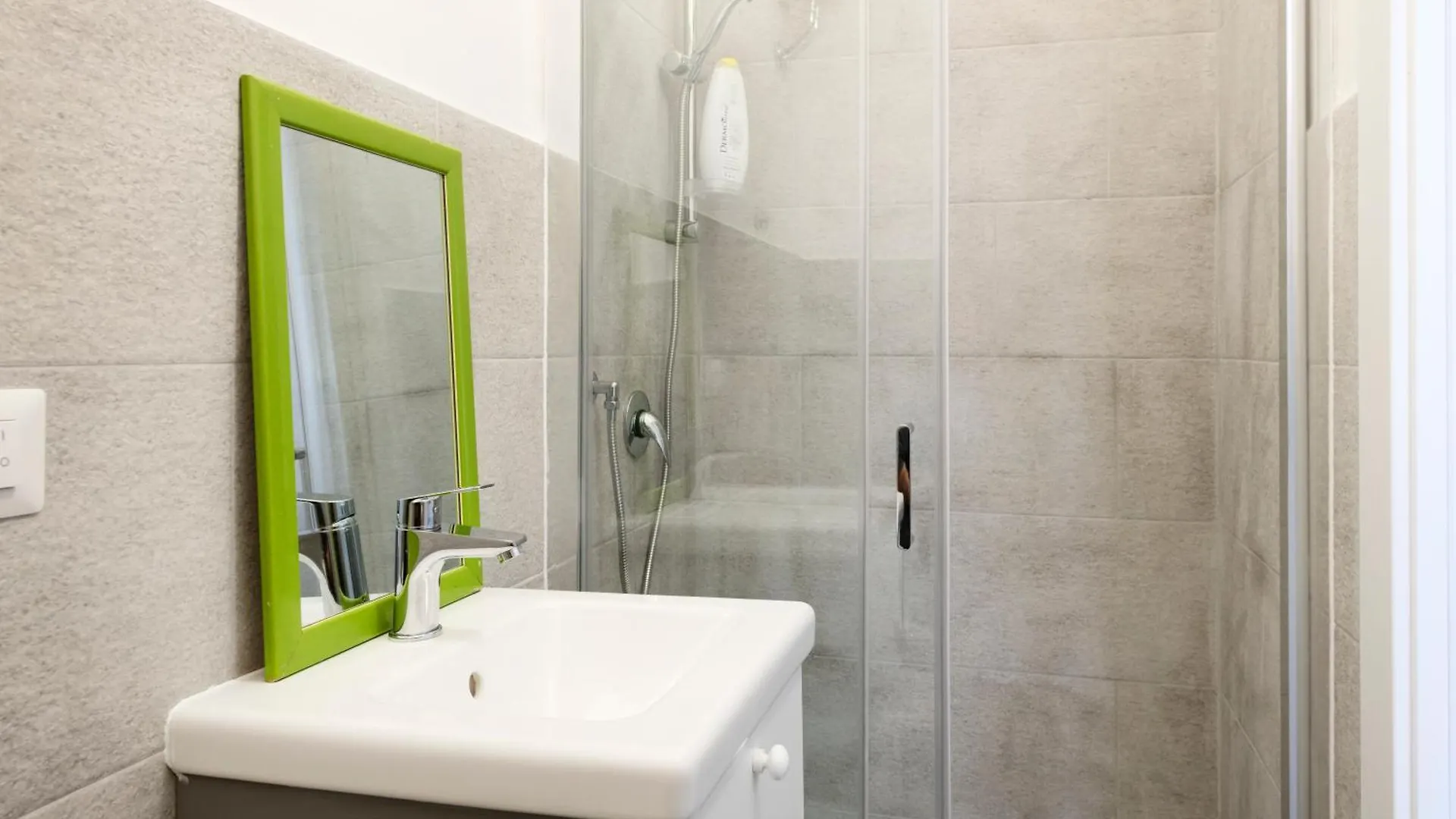 Elegant 3 Bedroom San Pietro Station 200 Mt Rome