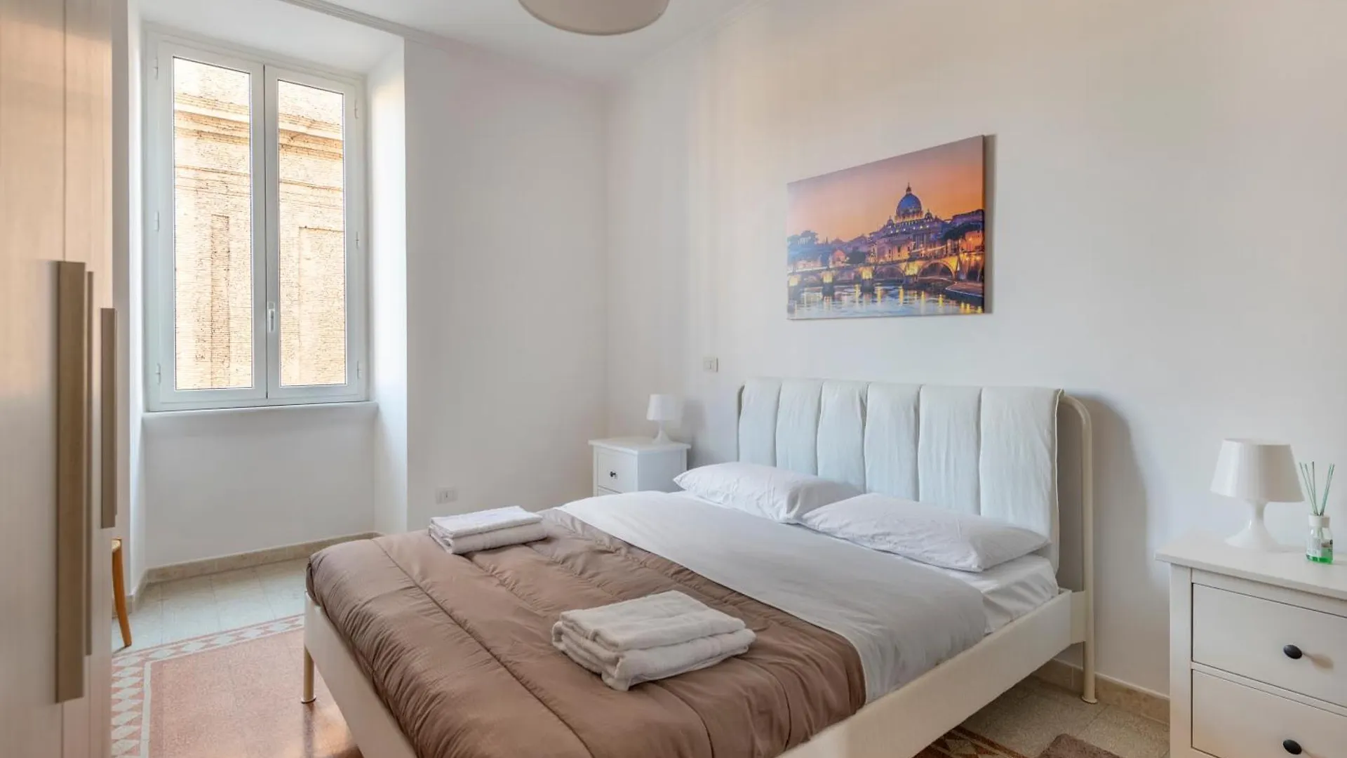 Apartment Elegant 3 Bedroom San Pietro Station 200 Mt Rome
