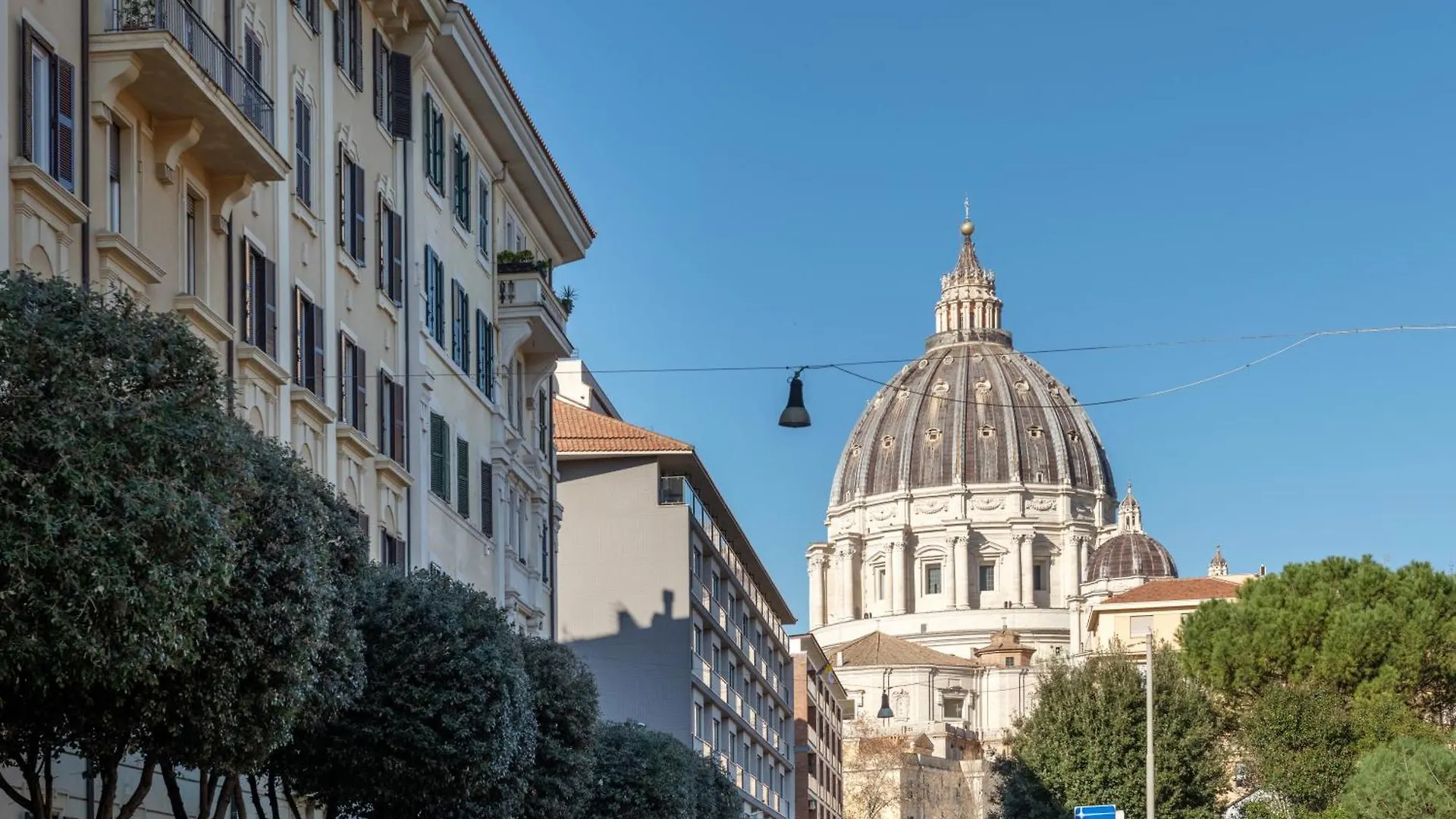 Elegant 3 Bedroom San Pietro Station 200 Mt Rome Apartment